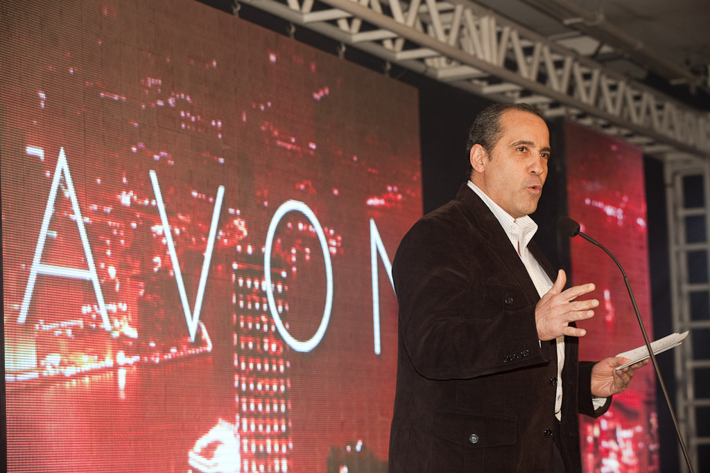 Luis Felipe Miranda, presidente da Avon Brasil, abre o evento